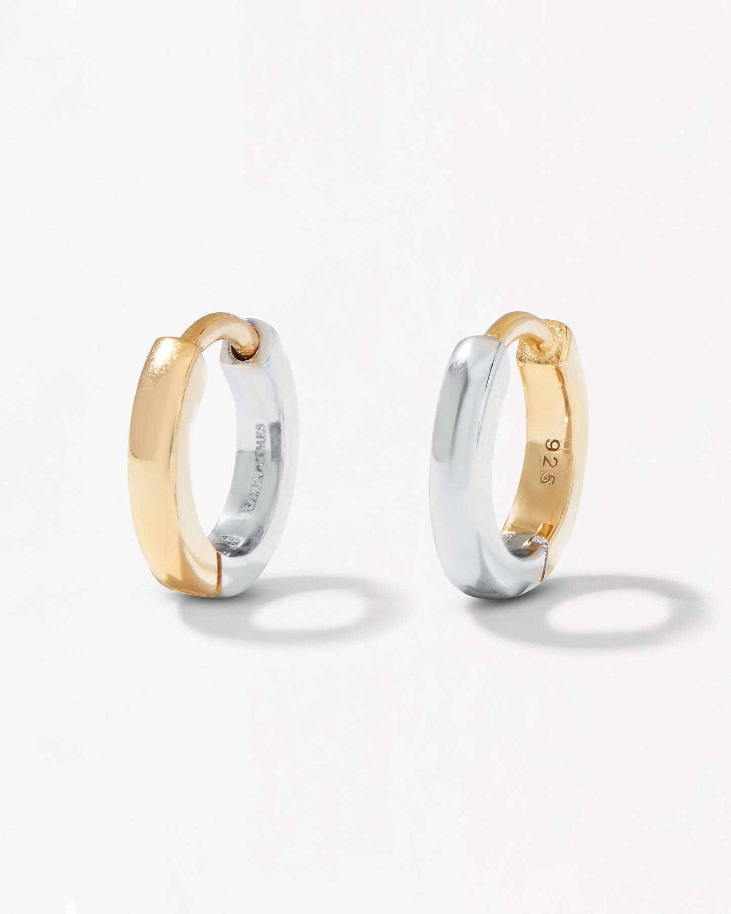 Small CARA Reversible Huggies