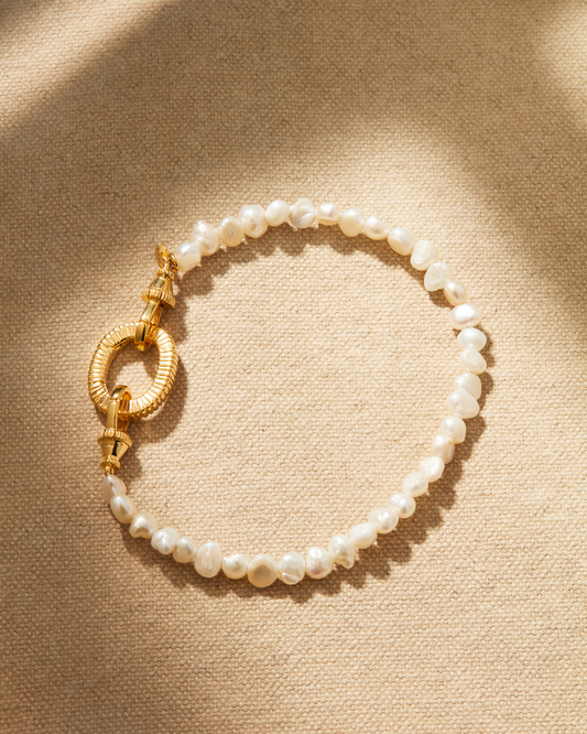 Amber baroque pearl bracelet with gold-plated brass clasp
