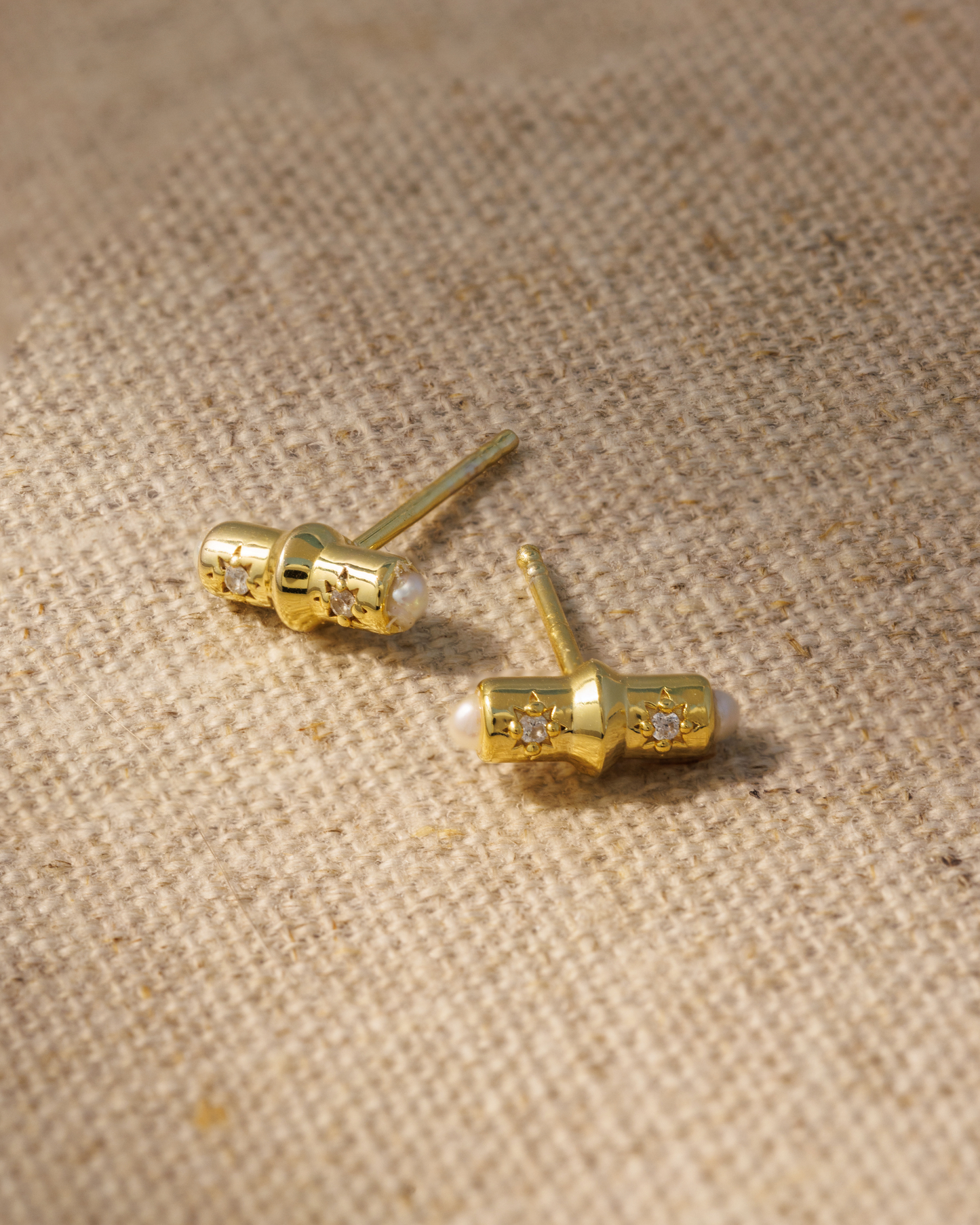 Gold T-bar stud earrings with crystals and pearl detail