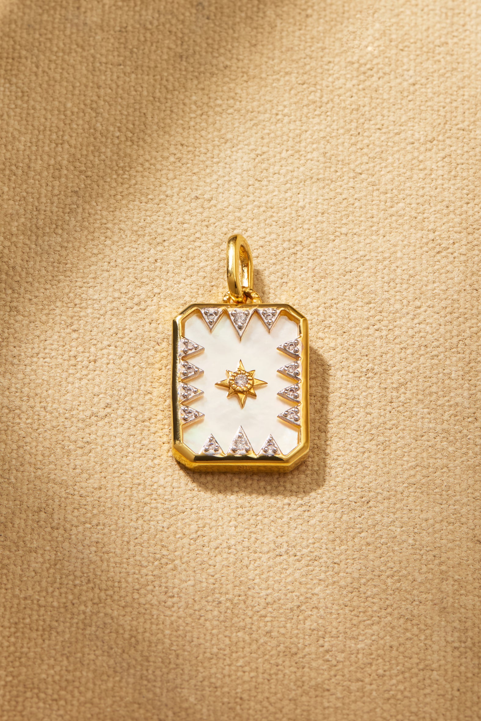 Octavia gold pendant with mother of pearl and cubic zirconia