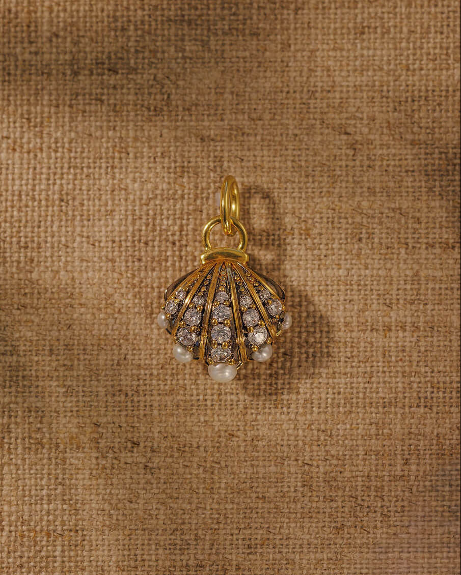CALYPSO Shell Pendant