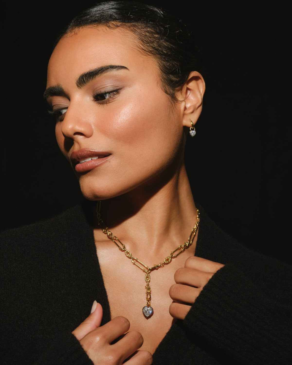 HETTY heart moissanite pendant on the POLLY trombone chain