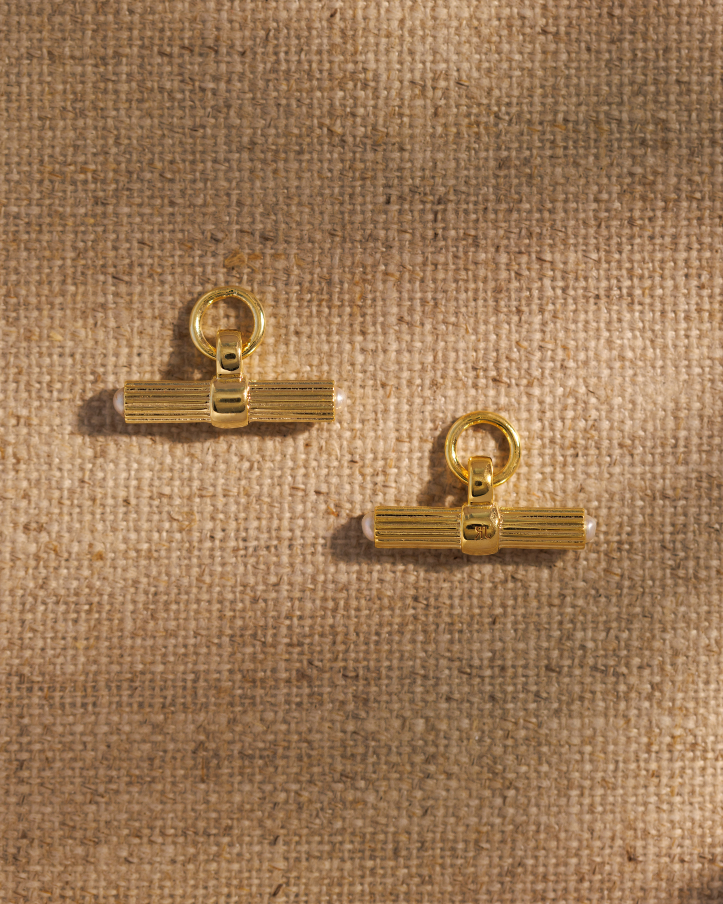 Libby earring charms gold with pearl detail 