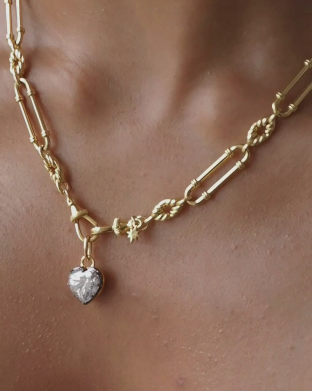 HETTY Moissanite Pendant