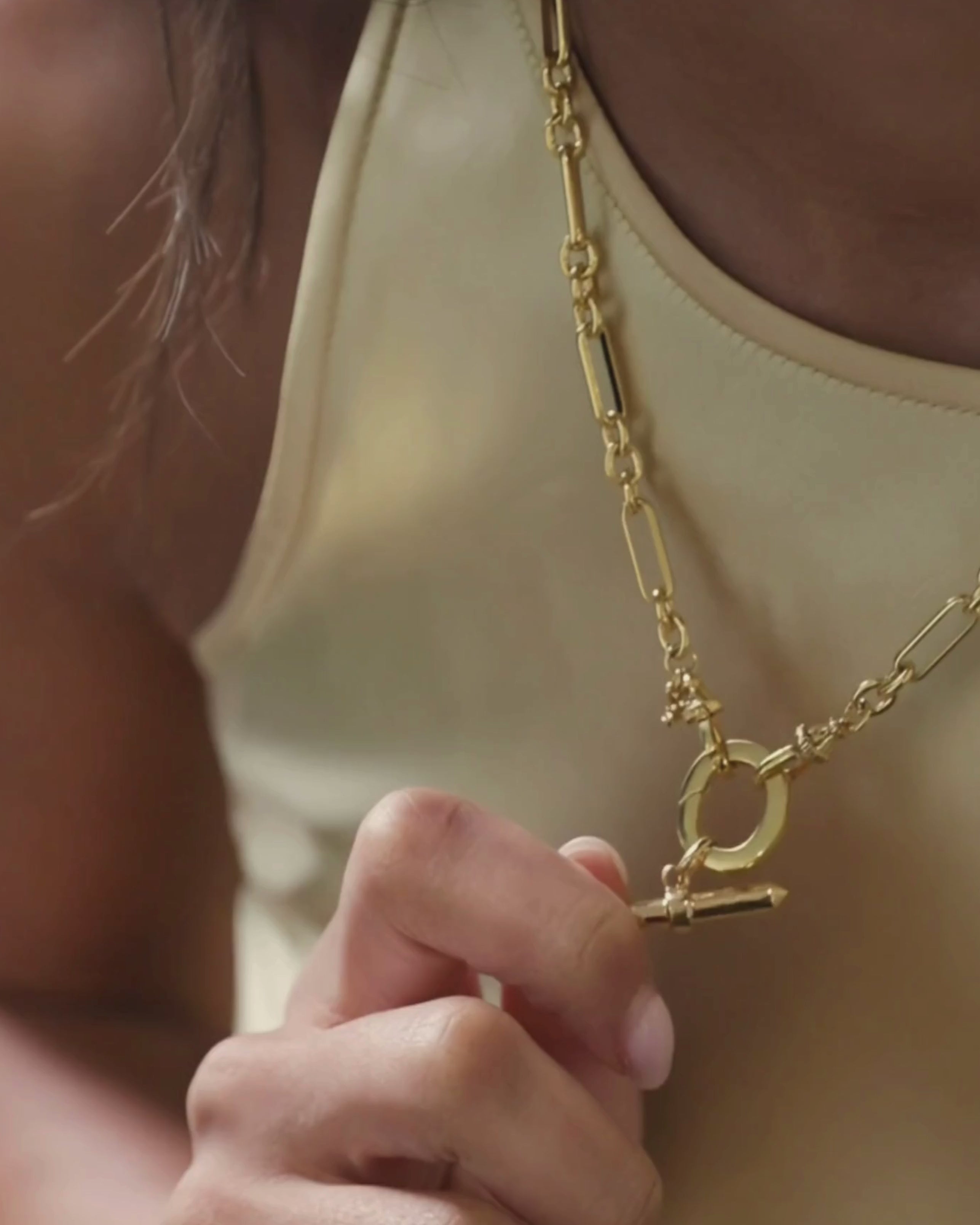 LAUREN Pointed T-Bar Pendant