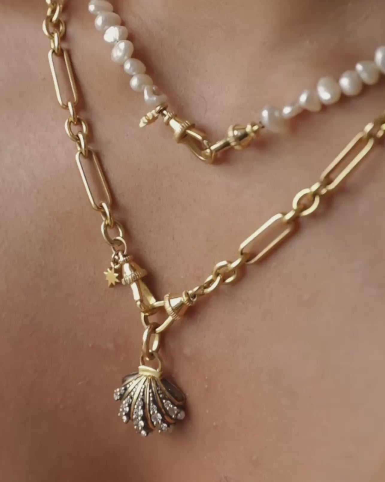 CALYPSO Shell Pendant